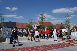  (photo)