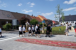  (photo)