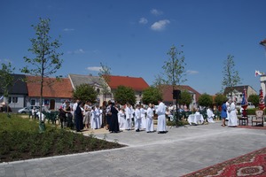  (photo)