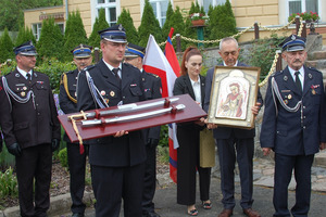  (photo)