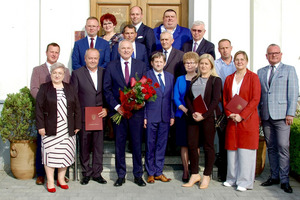  (photo)