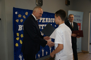  (photo)
